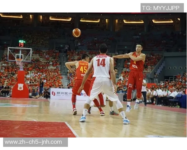 中国男篮红队迎战伊朗队全力争胜期待精彩对决与球迷共庆篮球盛宴